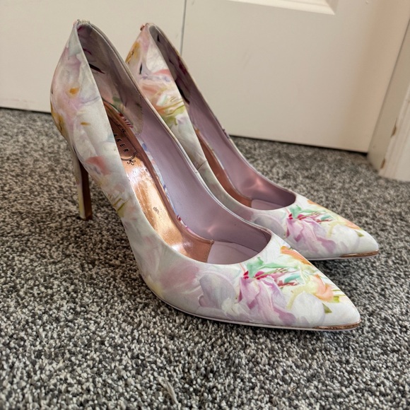 Ted Baker London Shoes - Ted Baker Vyixyn Pumps Women 39.5 US 9 EUC Floral Evening Heels Shoes Pink